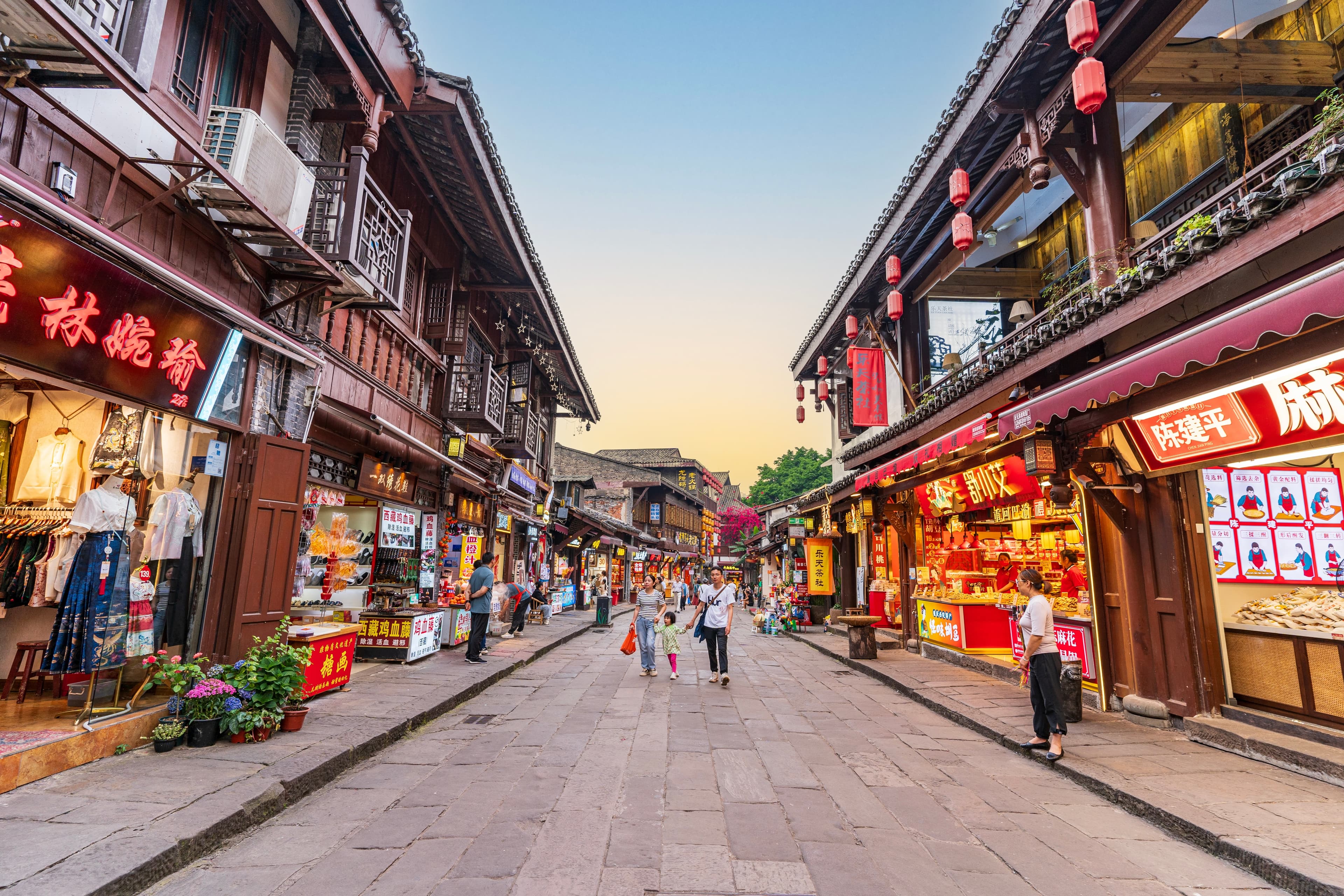 8D6N DAZZLING CHONGQING+CHENGDU/DUJIANGYAN/LESHAN